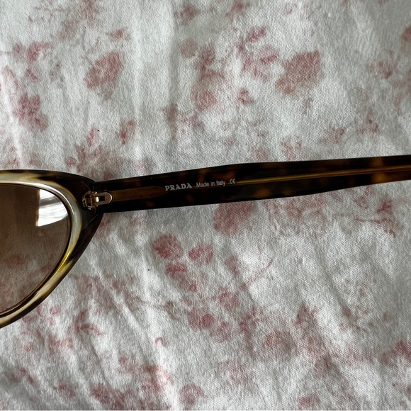 Vintage Prada sunglasses - Picture 5 of 5